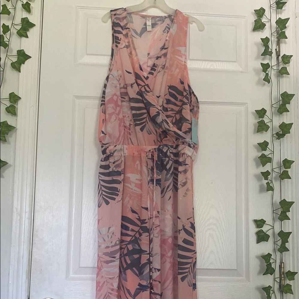 NWT Women’s L Flowy Jumpsuit
